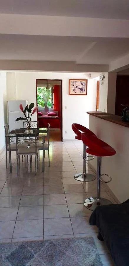 Appartement Moderne Au Coeur De Le Robert 45M² Balcon Prive شقة